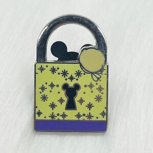 🔮 5/$25 Disney‎ Peter Pan Tinker Bell Lock Pin